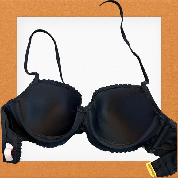 EUC Victoria's Secret Scalloped Edge Halter Neck Bikini Top Black Women's Sz 34D - Picture 3 of 4